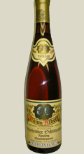 Hattenheimer Sch�tzenhaus 1983er Riesling QbA 0,7 l - Weinrarit�t Hattenheimer Sch�tzenhaus 1983er Riesling QbA 0,7 l  Der Wein wurde 2008 qualitativ �berpr�ft, original neu verkorkt und versiegelt.