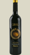 Primitivo Salento I.G.T. 0,75 l - Der Primitivo zeichnet sich durch seine tief dunkelrote Farbe aus, kr�ftig und vollmundig im Bouquet aus der Rebsorte "Primitivo" die ihren Namen ihrer fr�hen Reife verdankt ("primo&quo...