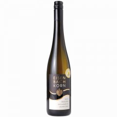 Weingut Eisenbach-Korn Riesling Hochgew�chs Halbtrocken 0,75 l - Ausgewogen und fruchbetont mit einer dezent eingebundenen S�ure, ein �Schlotzwein�.